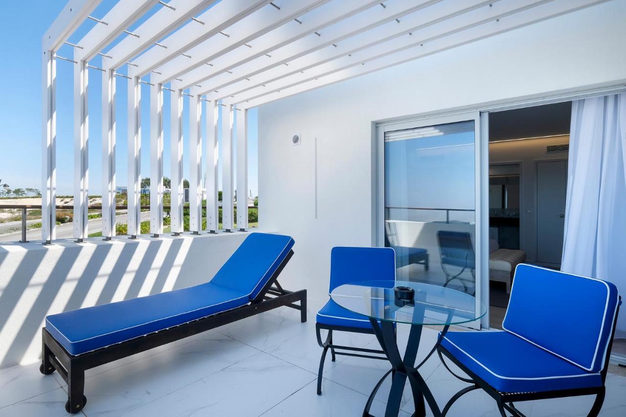 Royal Obidos Scenic Resort 프라이아델레이 외부 사진 A balcony at the hotel